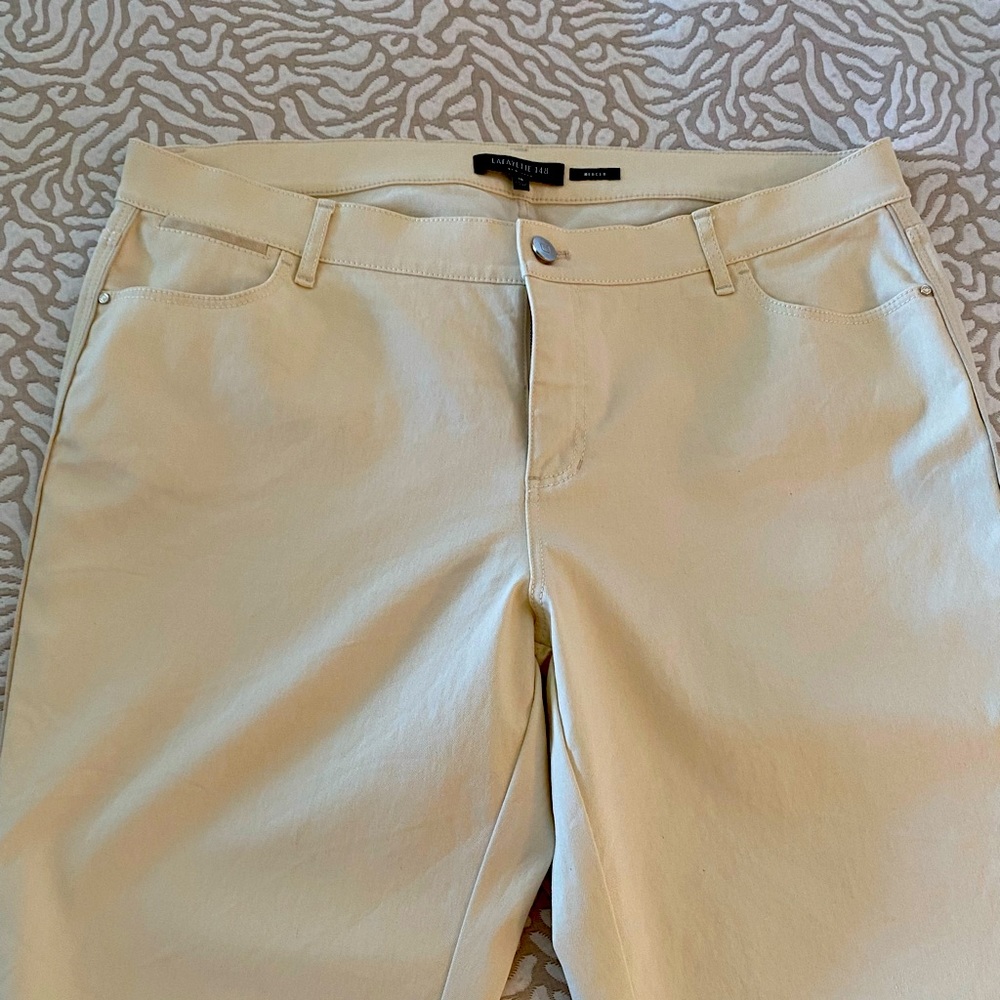 Lafayette 148 off white jeans with leather piping